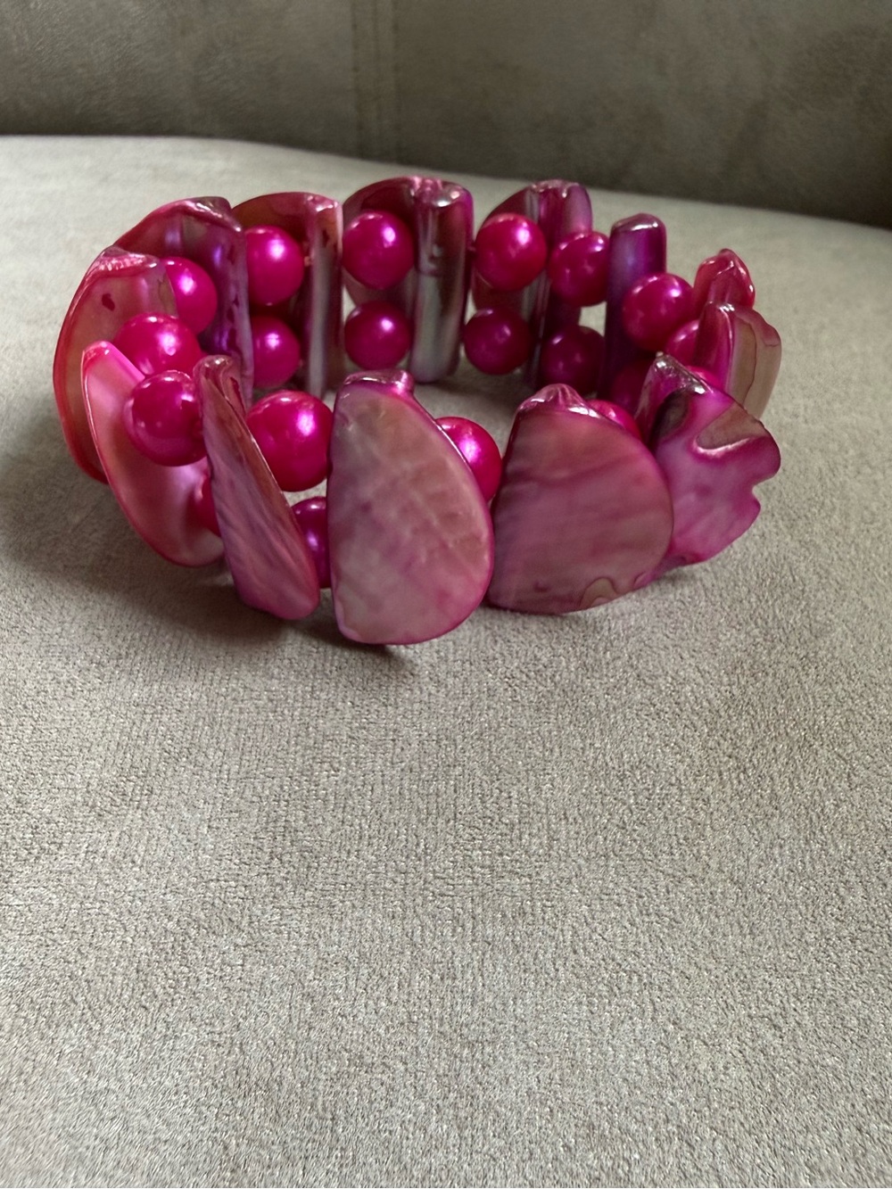 Vintage Y2K Hot Pink Shell & Bead Stretch Bracelet